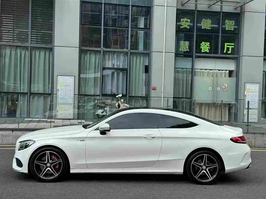 Mercedes-Benz C-Class (Import) — миниатюра 2