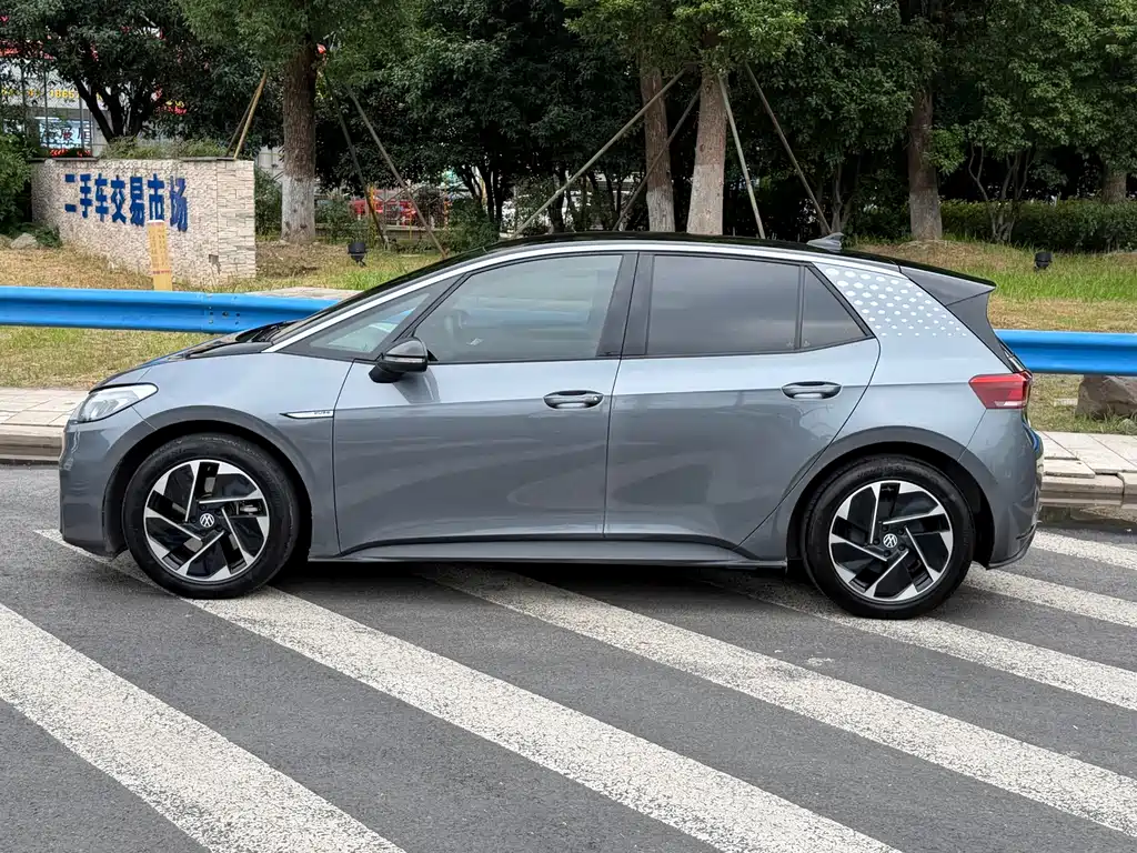 Volkswagen ID.3 — миниатюра 3