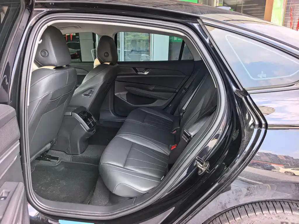Volkswagen Passat — миниатюра 8