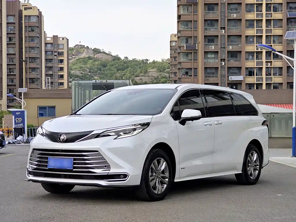Toyota Sienna 2024