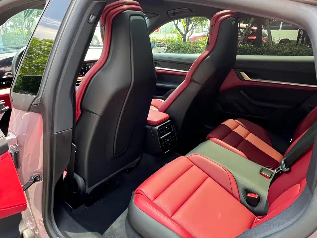 Porsche Taycan — миниатюра 5