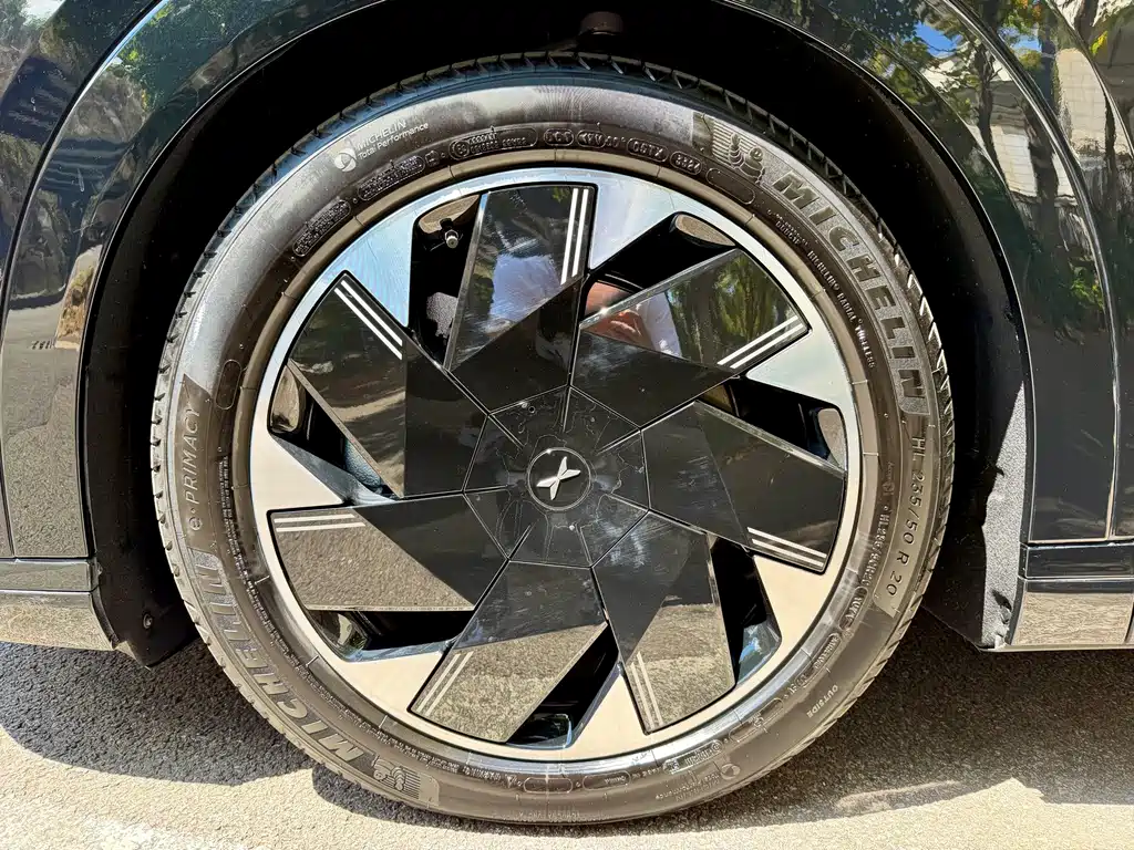 XPeng X9 — миниатюра 18