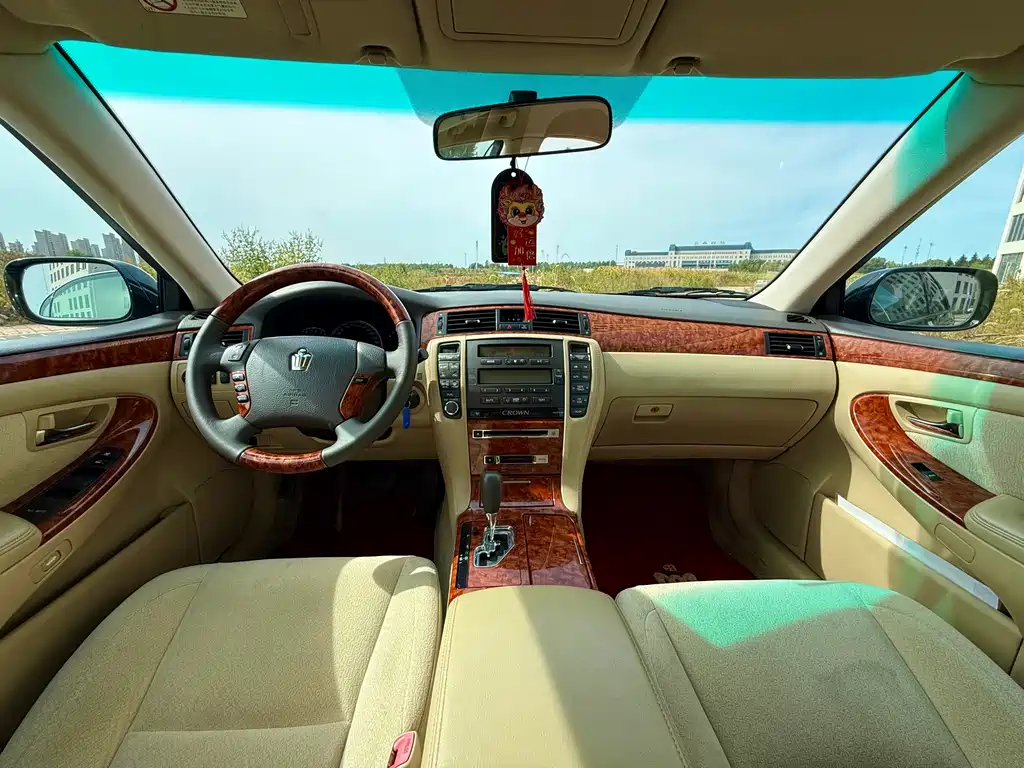 Toyota Crown 2005 2.5L Royal