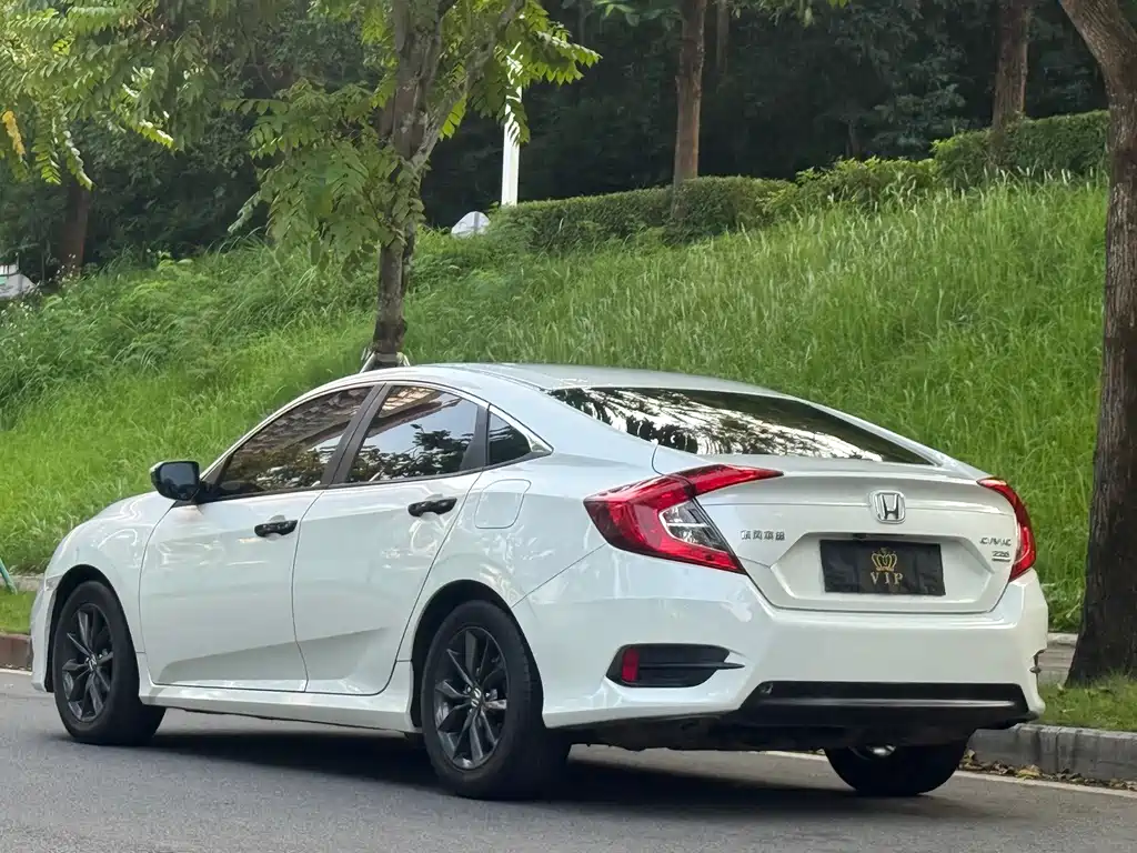 Honda Civic — миниатюра 4