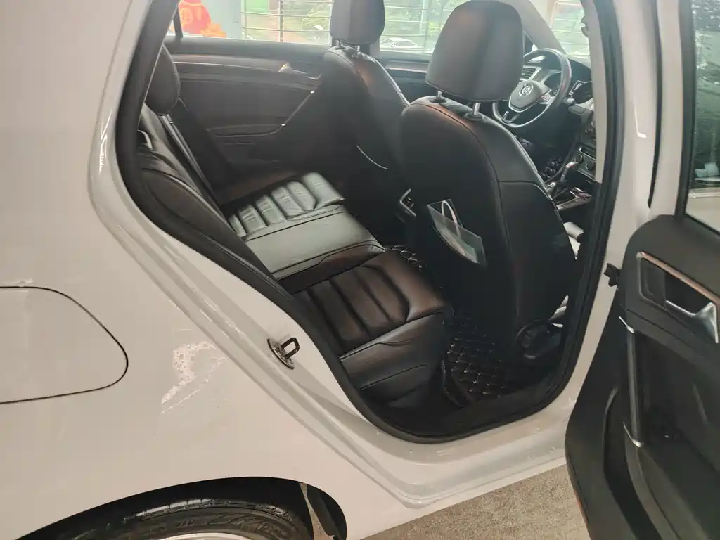 Volkswagen Golf — миниатюра 10