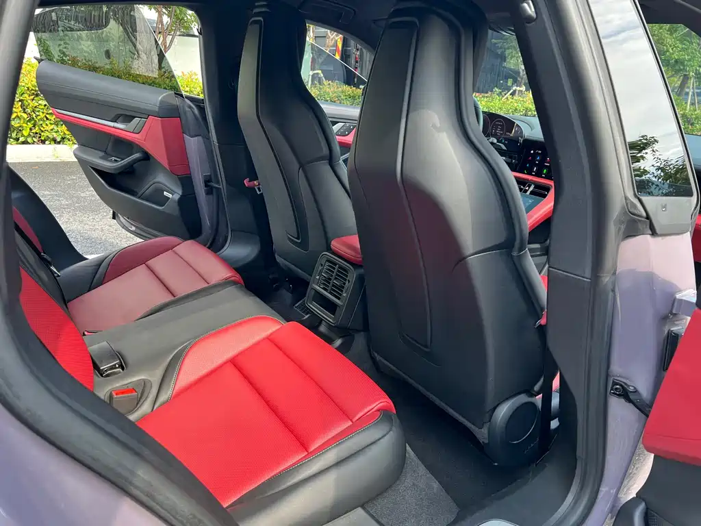 Porsche Taycan — миниатюра 8