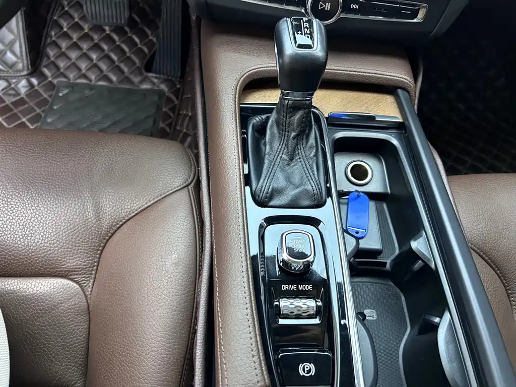 Volvo S90 — миниатюра 18