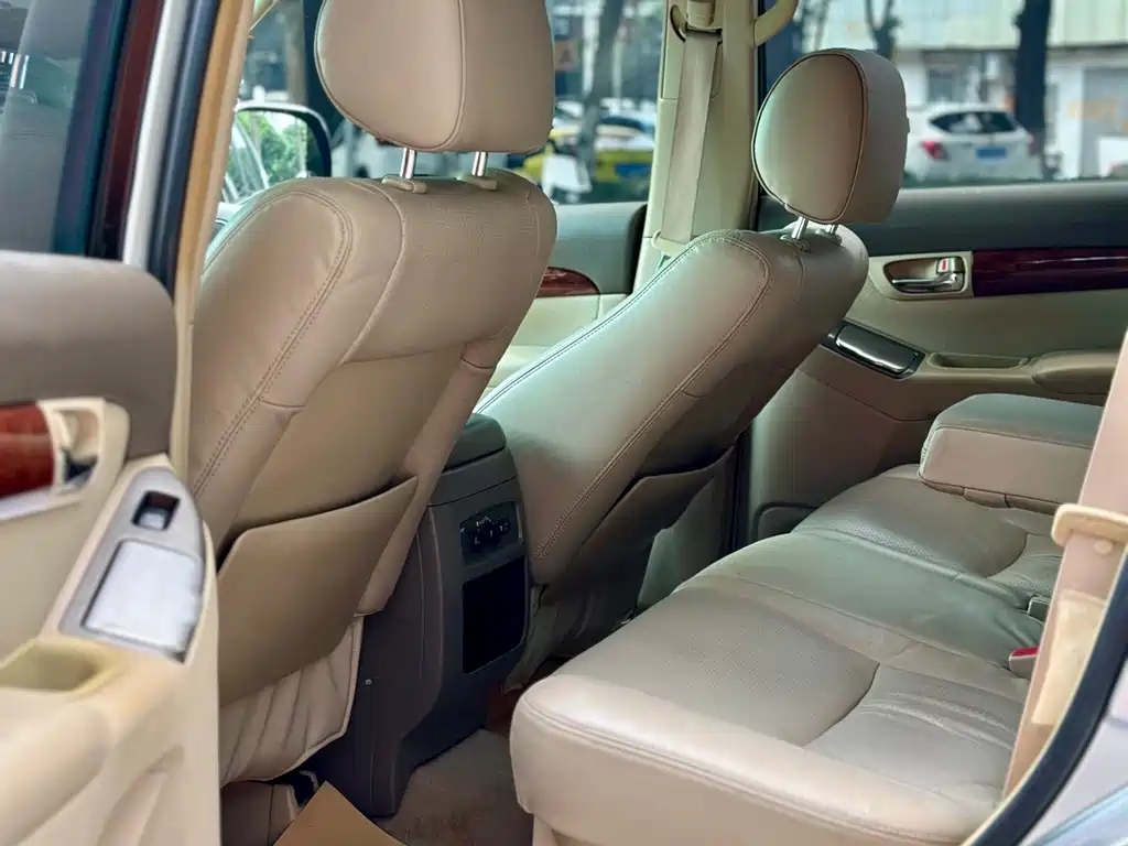 Toyota Prado — миниатюра 9