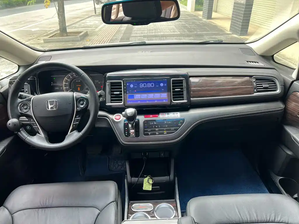 Honda Elysion — миниатюра 8