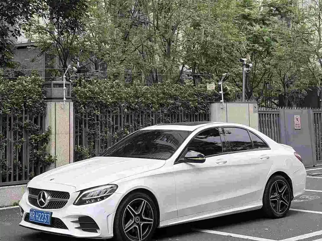 Mercedes-Benz C-Class 2022