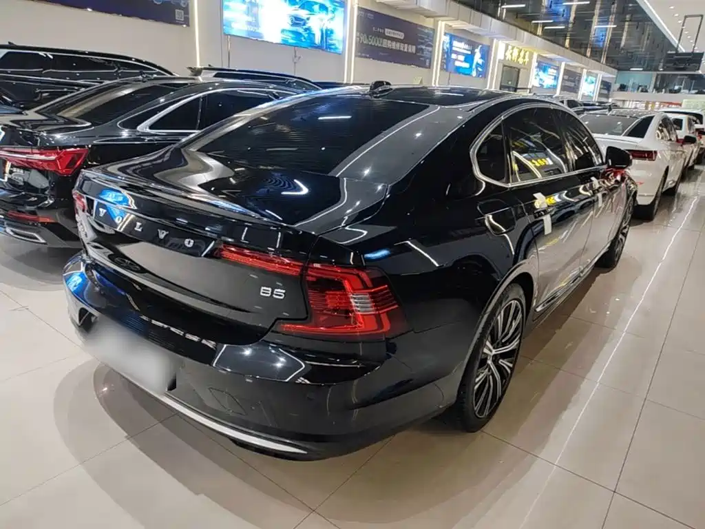 Volvo S90 — миниатюра 7