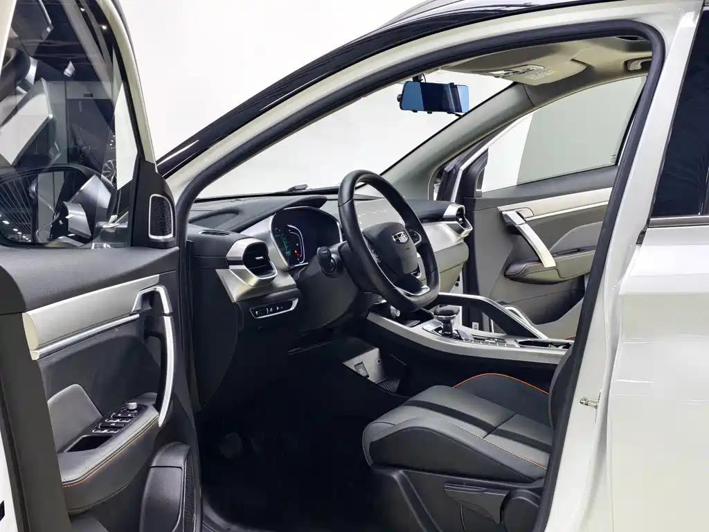 Geely Binyue — миниатюра 8