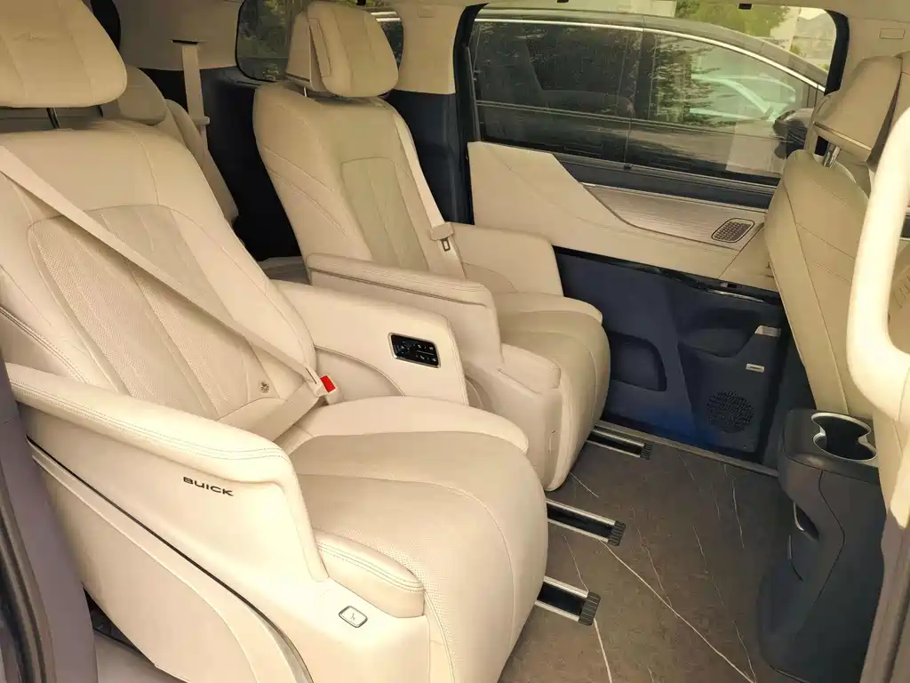Buick GL8 Hybrid — миниатюра 11