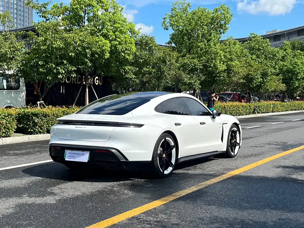 Porsche Taycan — миниатюра 14