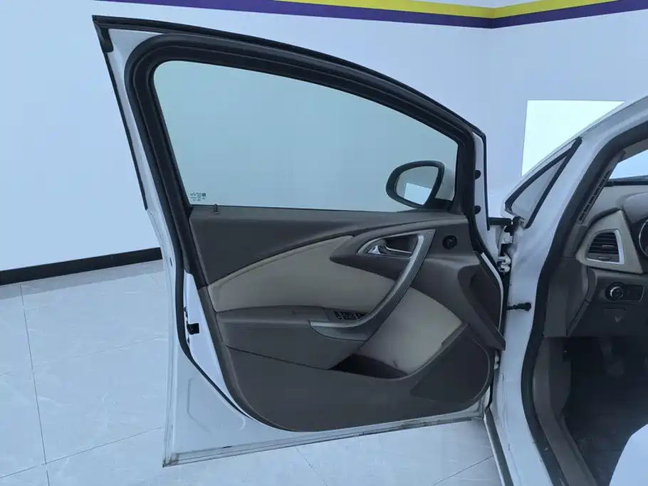Buick Excelle — миниатюра 7