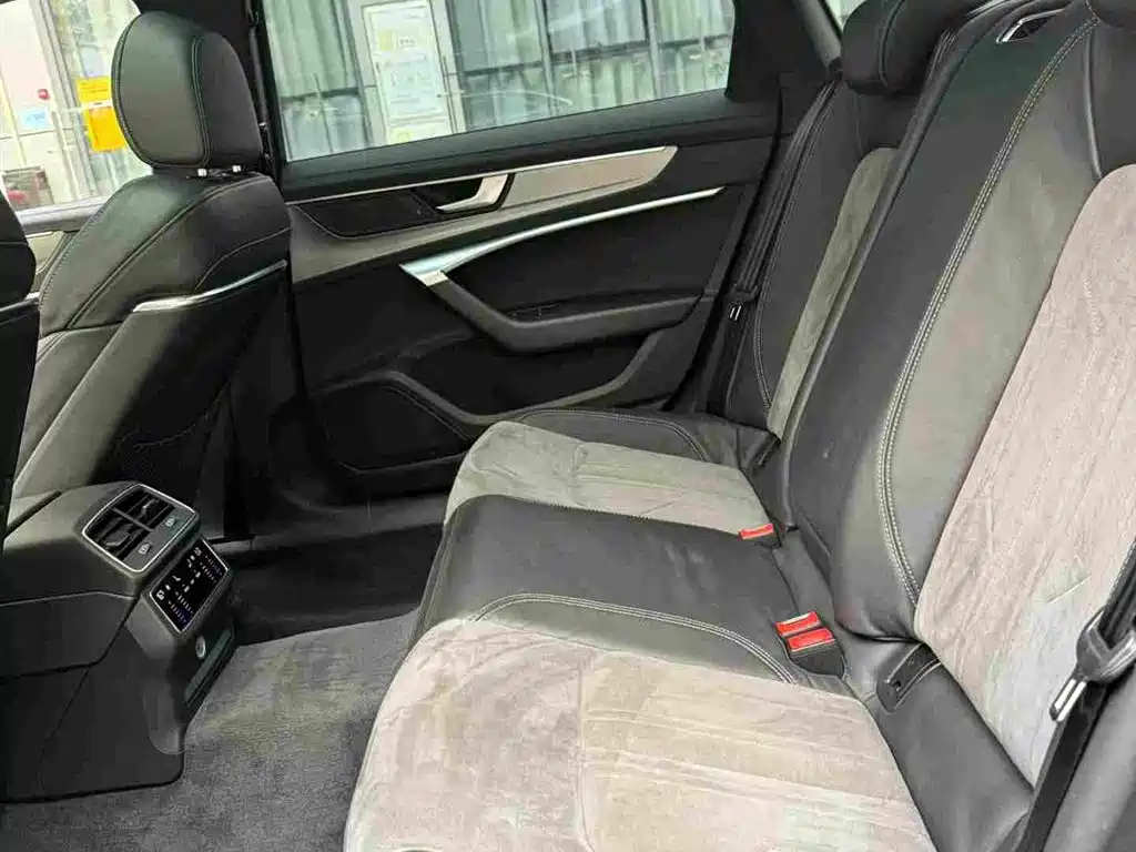 Audi A6L — миниатюра 10