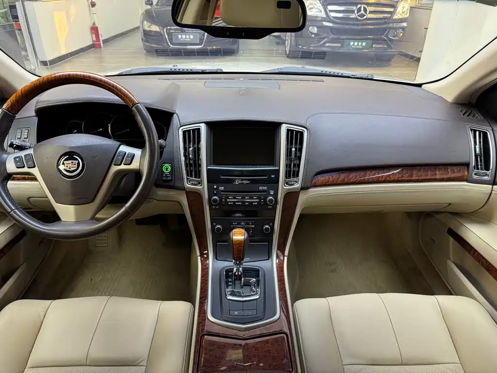 Cadillac SLS 2007 2.8 Luxury