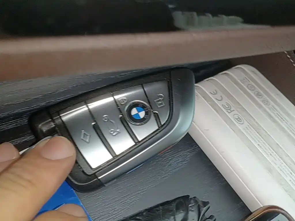 BMW 5 Series New Energy — миниатюра 9