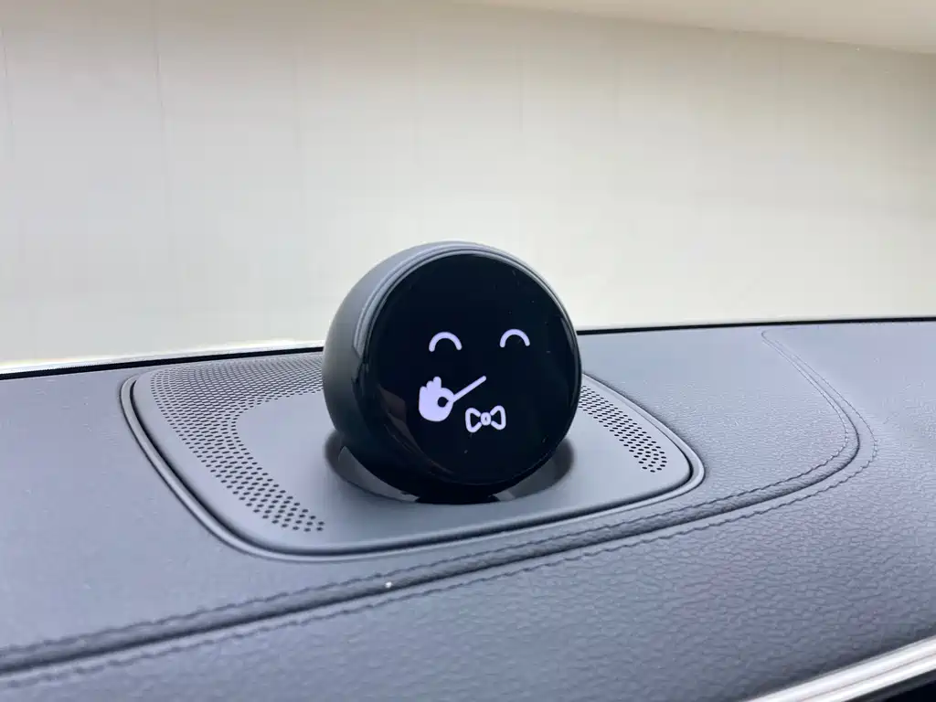 NIO ES8 — миниатюра 12