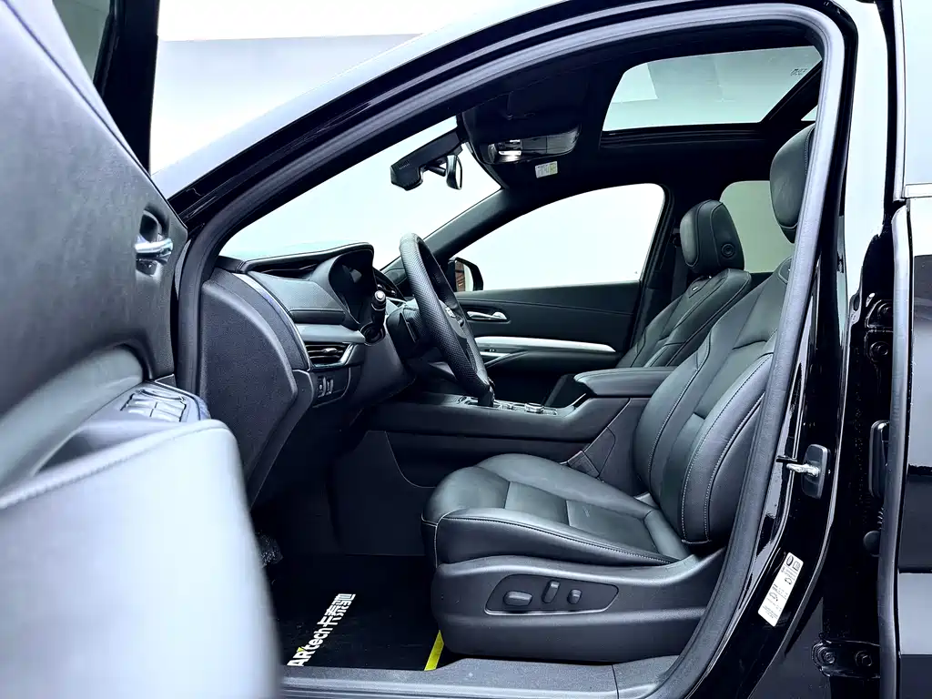 Cadillac XT4 — миниатюра 13