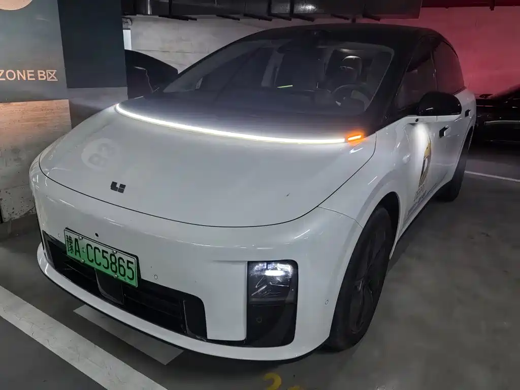Li Auto Li i8