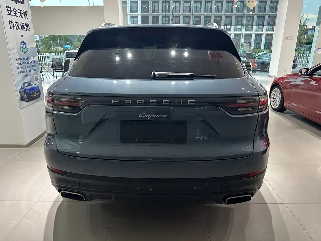 Porsche Cayenne — миниатюра 8