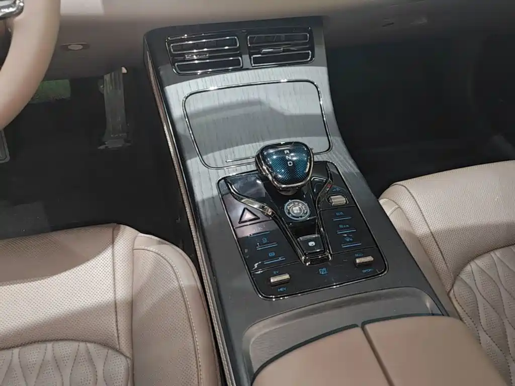 BYD Han — миниатюра 14