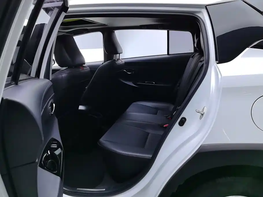 Toyota Yaris L — миниатюра 11