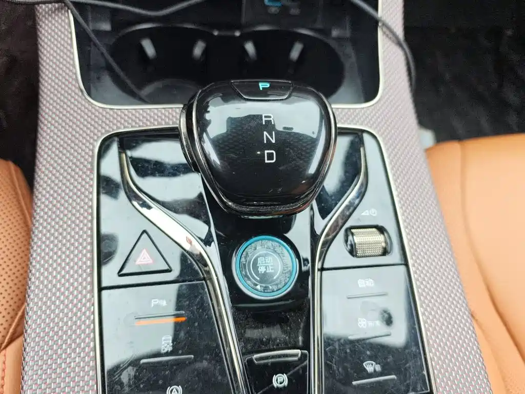 BYD Han — миниатюра 10