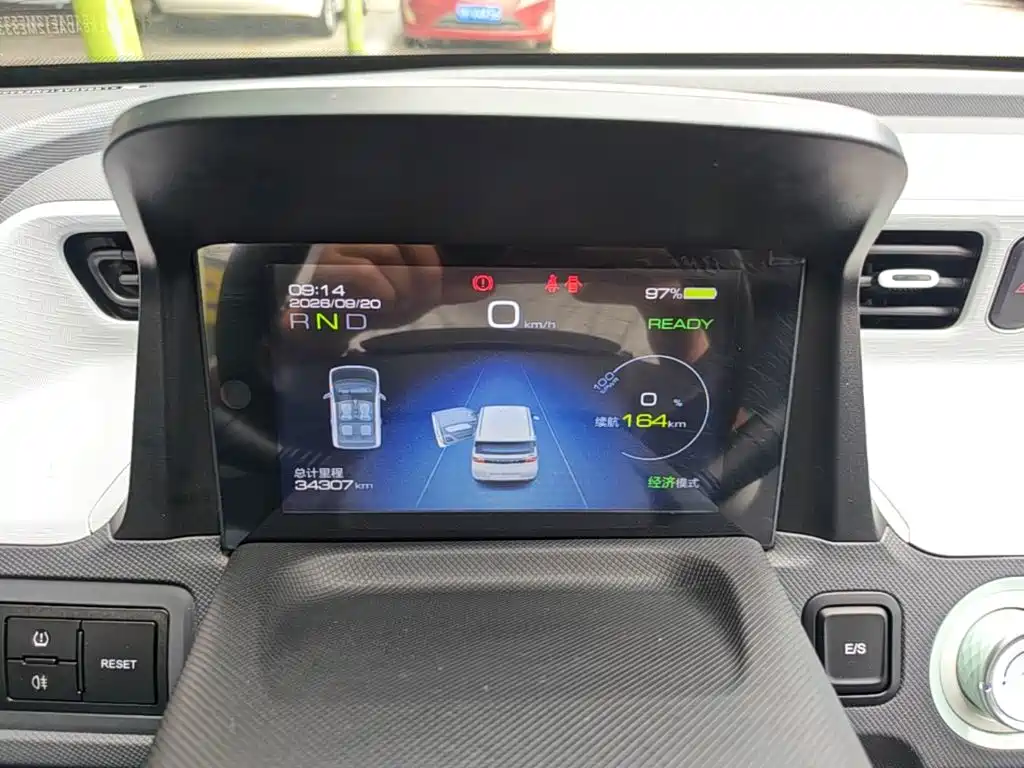 Wuling MINIEV — миниатюра 8