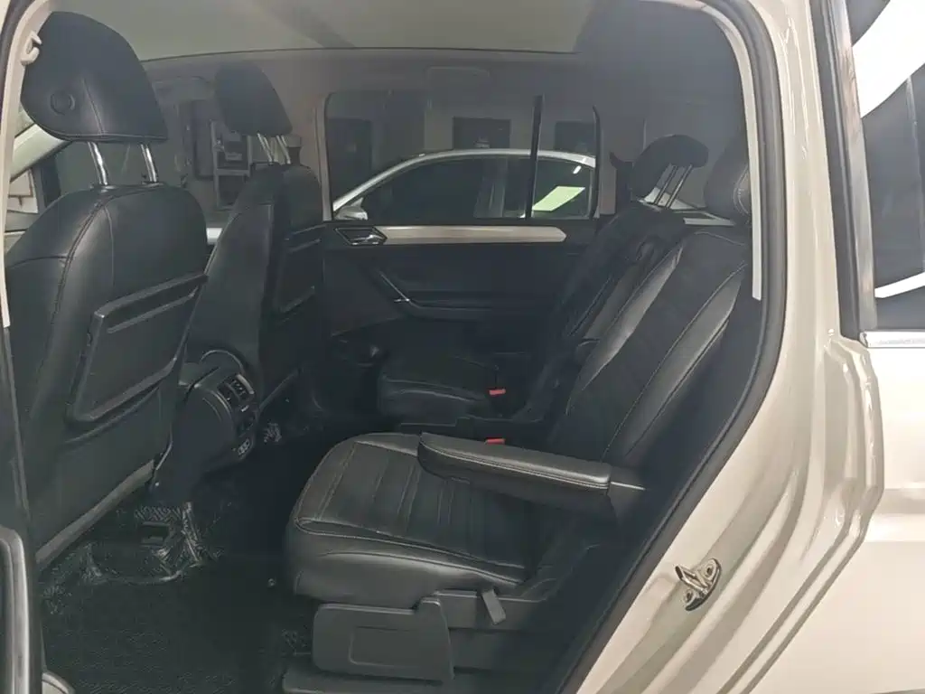 Volkswagen Touran — миниатюра 17