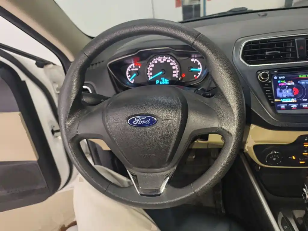 Ford Escort — миниатюра 11