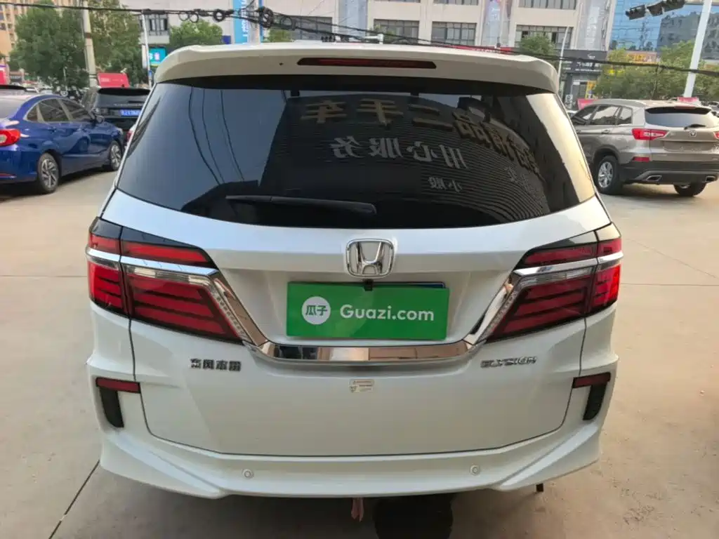 Honda Elysion — миниатюра 6