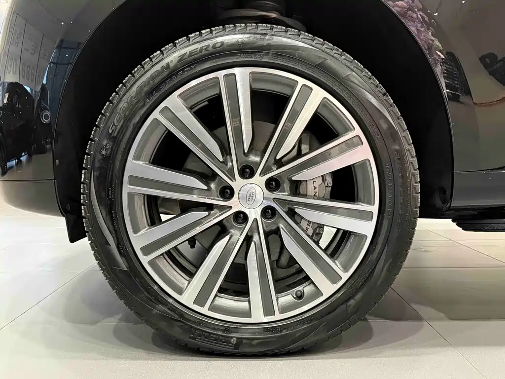 Land Rover Range Rover — миниатюра 4