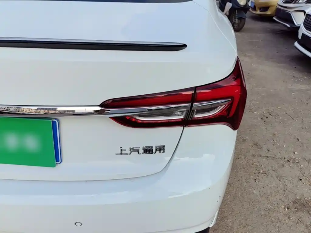 Buick Verano — миниатюра 8