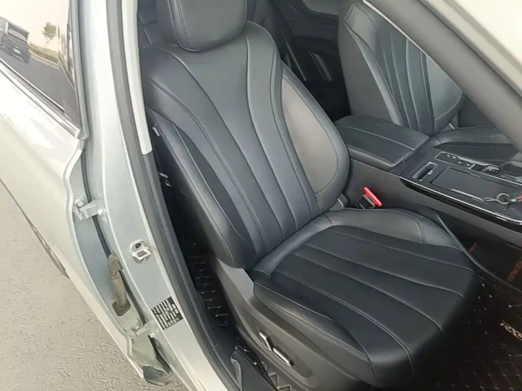 Roewe RX5 MAX — миниатюра 25