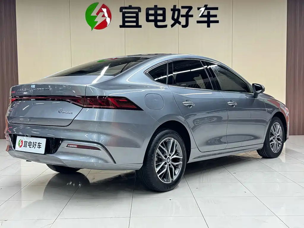 BYD Qin Plus PLUS 2023 Champion DM-i 120KM