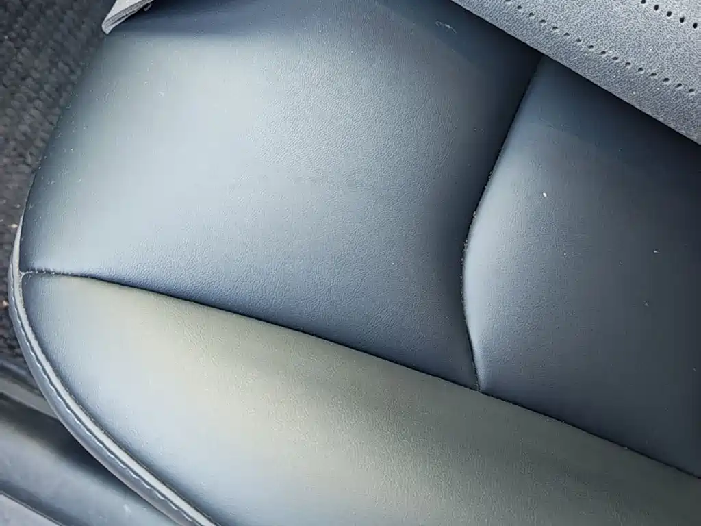 Tesla Model Y — миниатюра 3