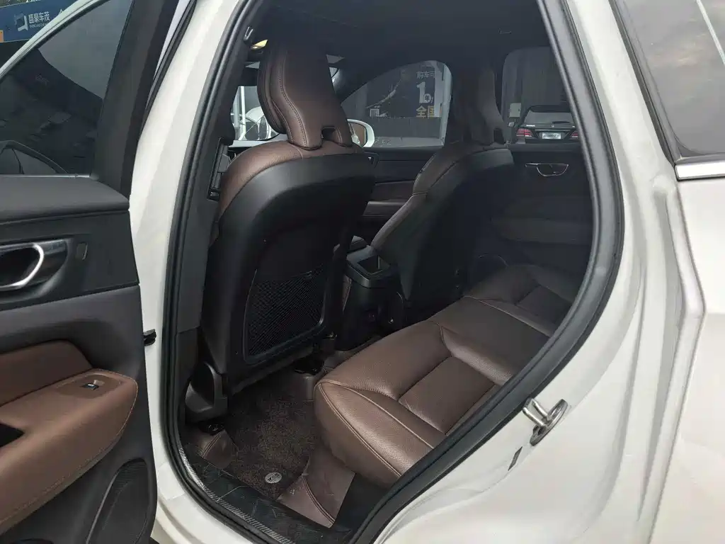 Volvo XC60 — миниатюра 8