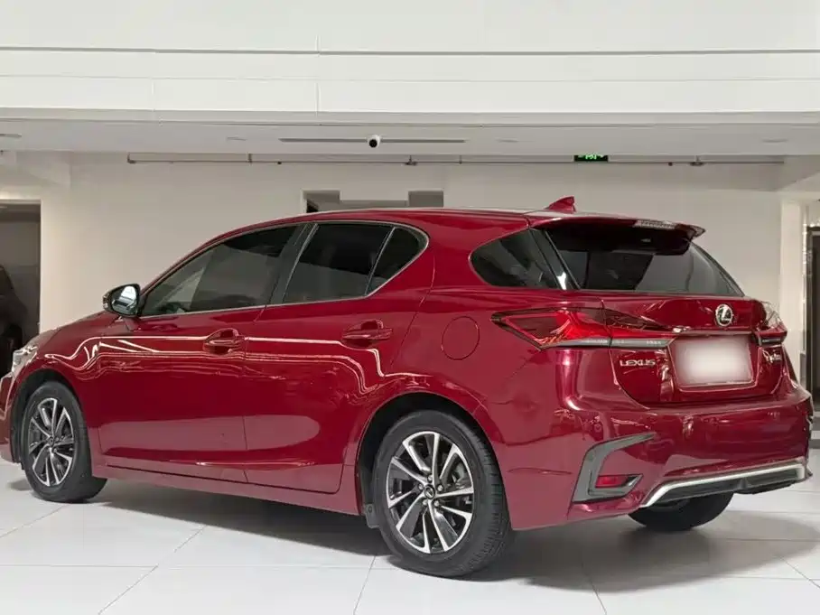 Lexus CT — миниатюра 23
