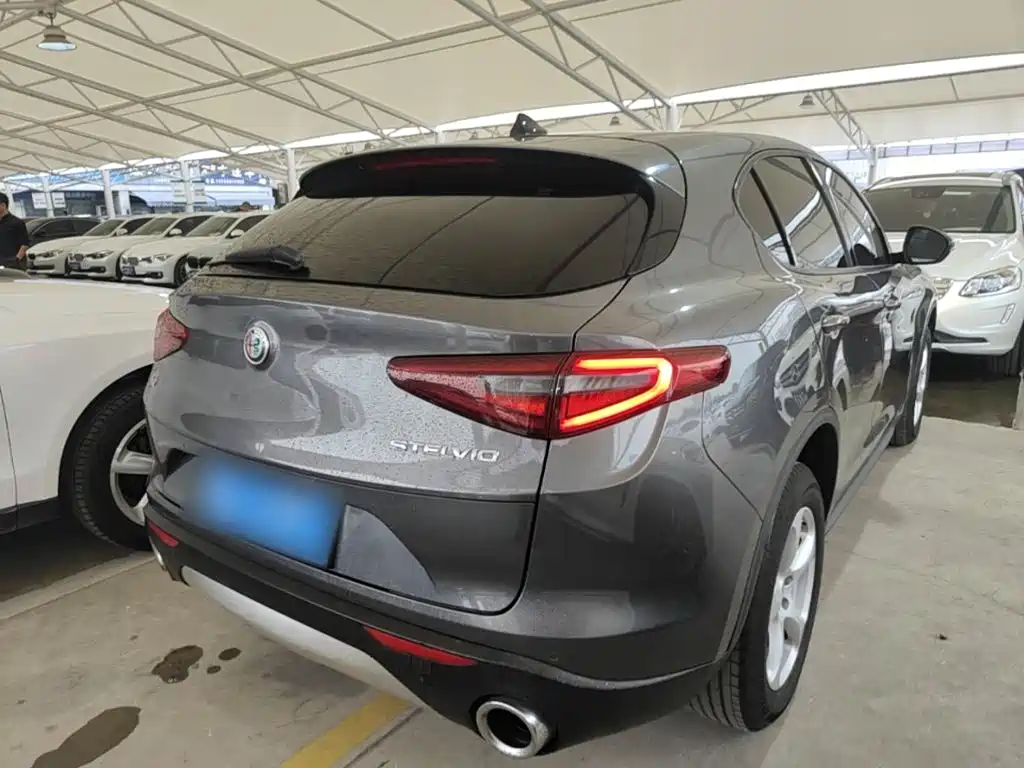 Alfa Romeo Stelvio — миниатюра 7