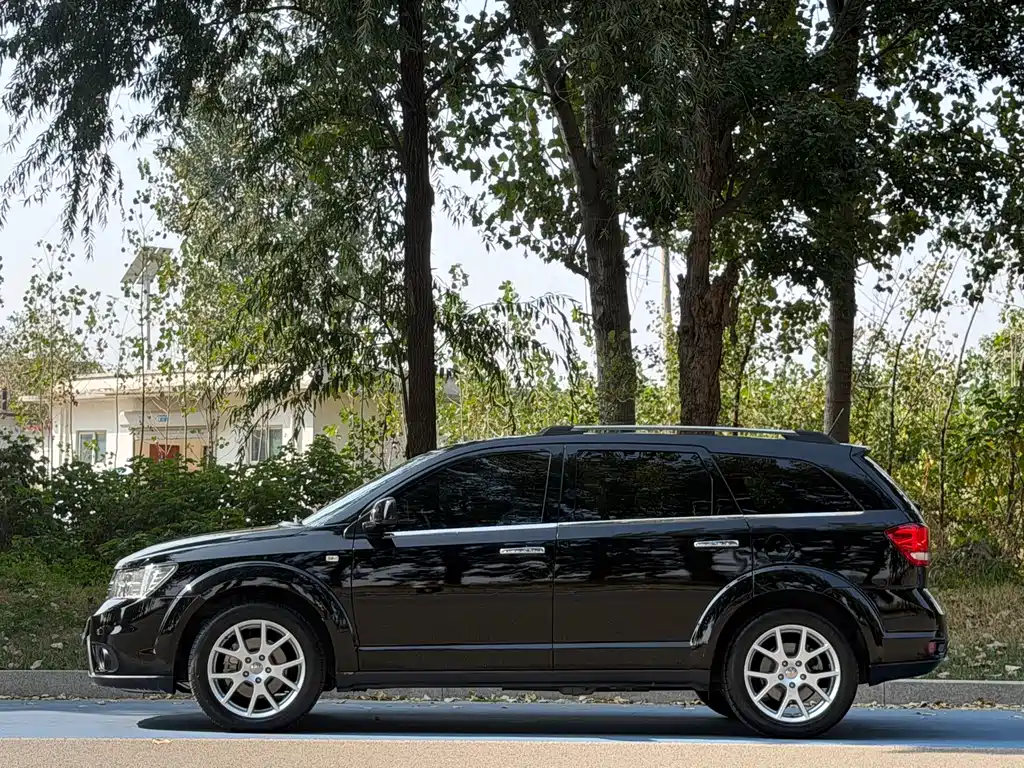Dodge Journey — миниатюра 3