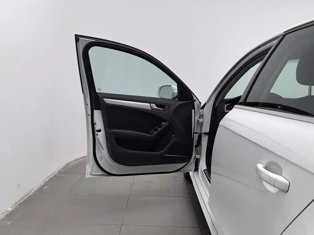 Audi A4L — миниатюра 8