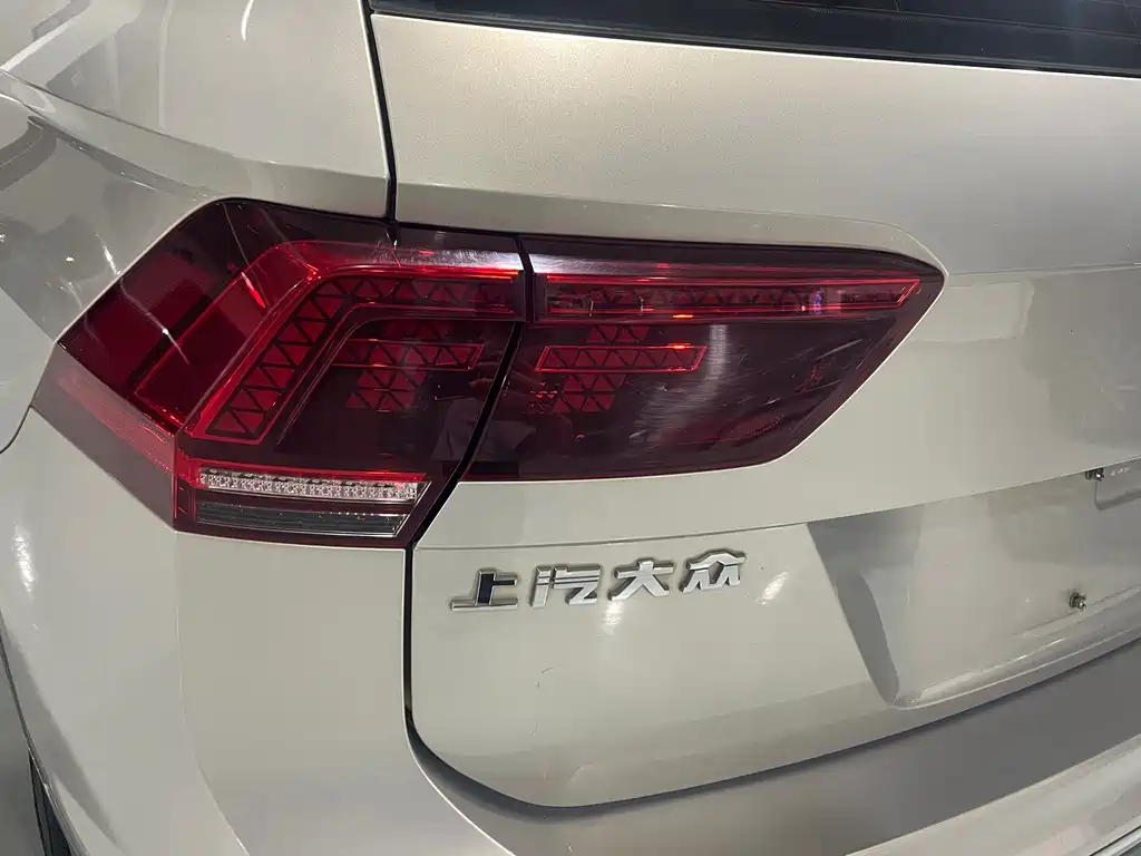 Volkswagen Tiguan L — миниатюра 21