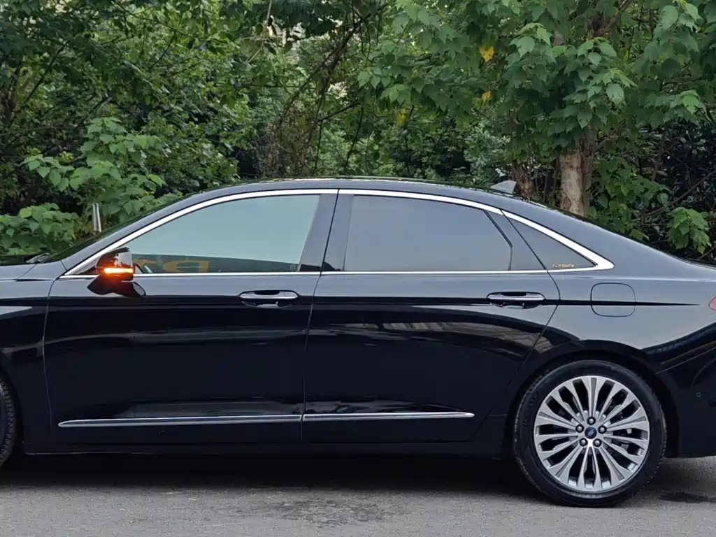 FORD TAURUS