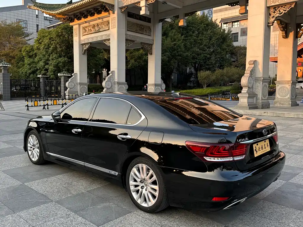 Lexus LS 2014 600hL