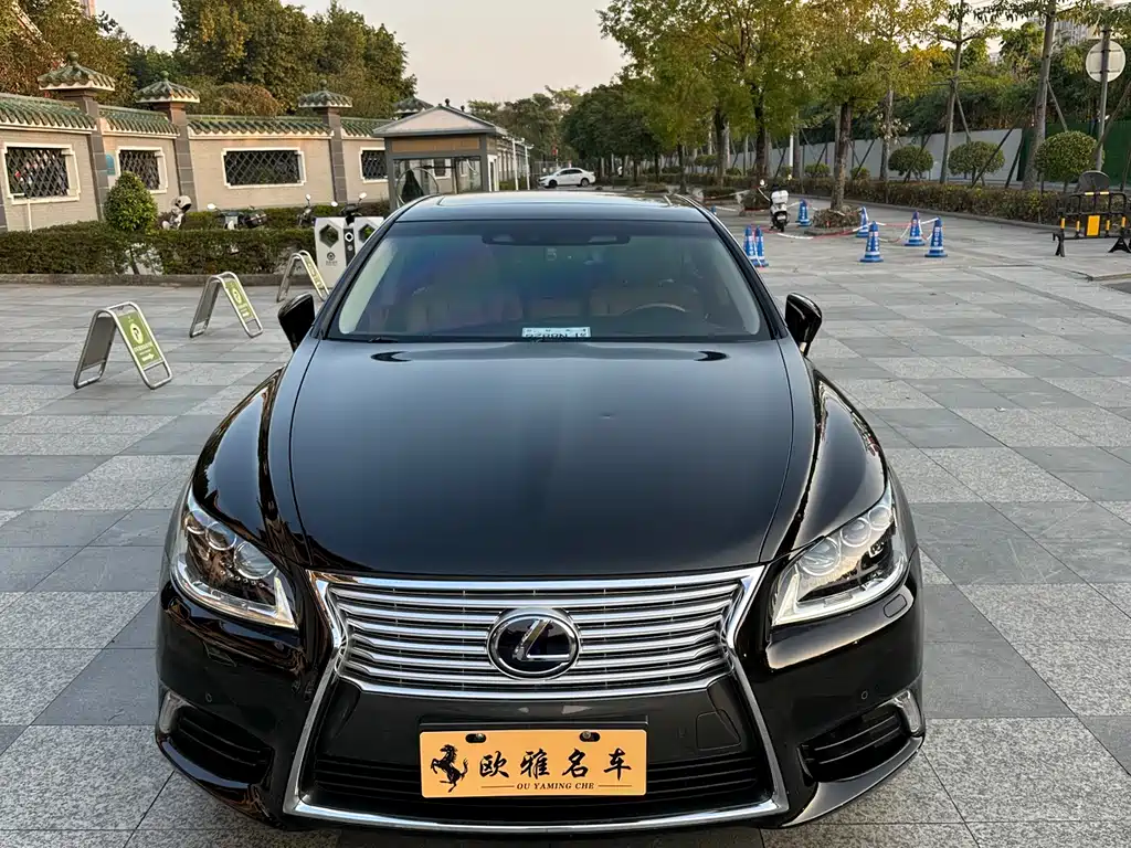 Lexus LS 2014 600hL