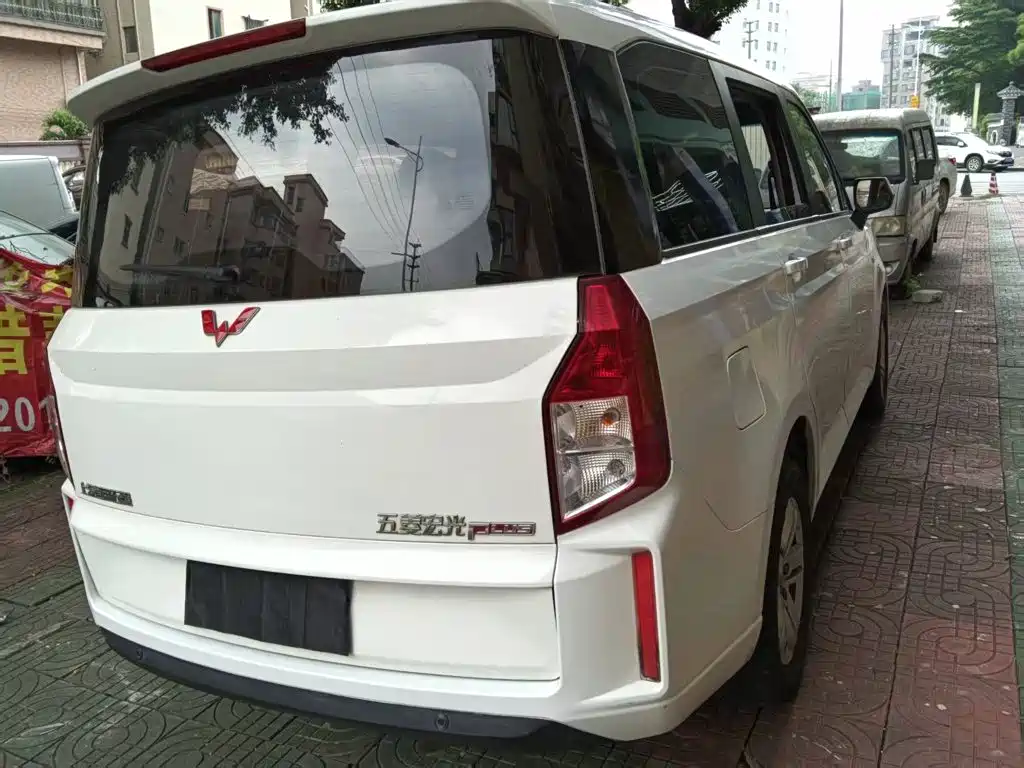 Wuling Hongguang PLUS — миниатюра 7
