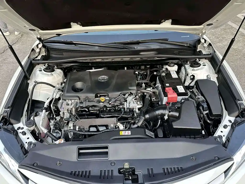 Toyota Camry — миниатюра 18