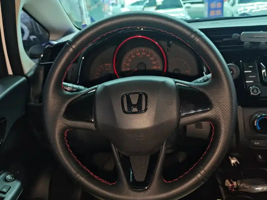 Honda Fit — миниатюра 15
